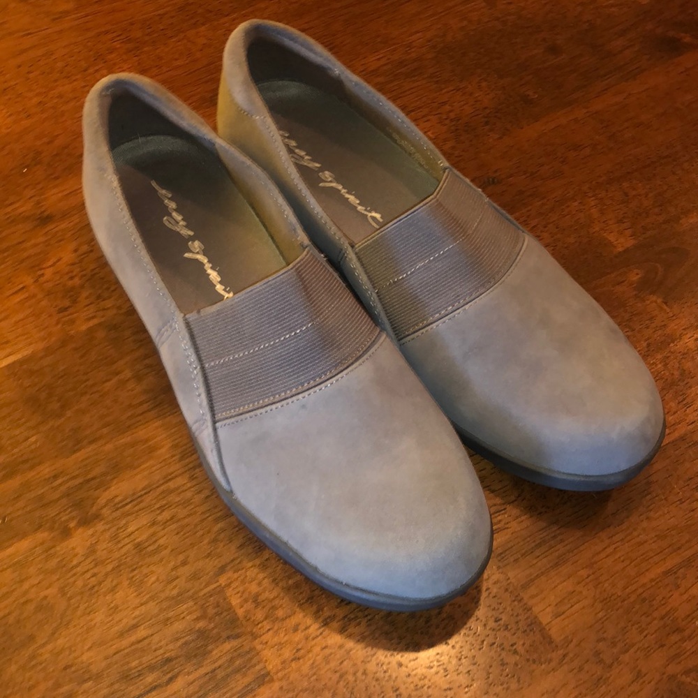 Easy Spirit slip on shoes